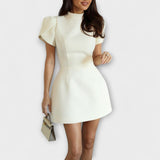 Lily ™ ｜ Mini šaty s výrezom na chrbte a mašľou s krátkym rukávom