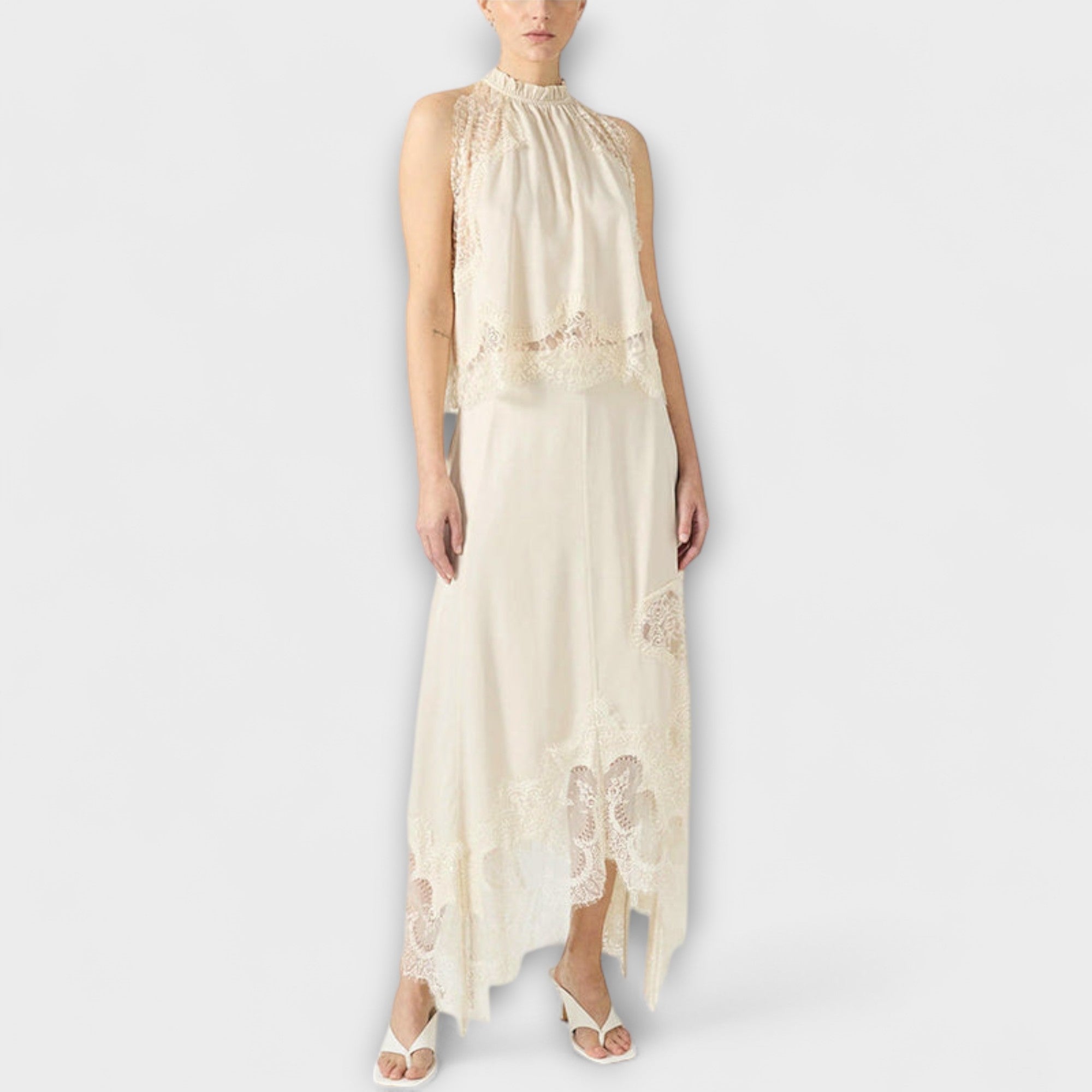 Kaia ™ ｜ Saténová blúzka s čipkovým lemom a plisovaným výstrihom v sade