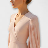 Rachel ™ ｜ Rúžové midi šaty s V-výstrihom a chiffonovými rukávmi