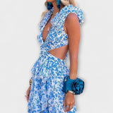 Elin ™ ｜ Maxi šaty s volánmi a detailmi s výrezmi